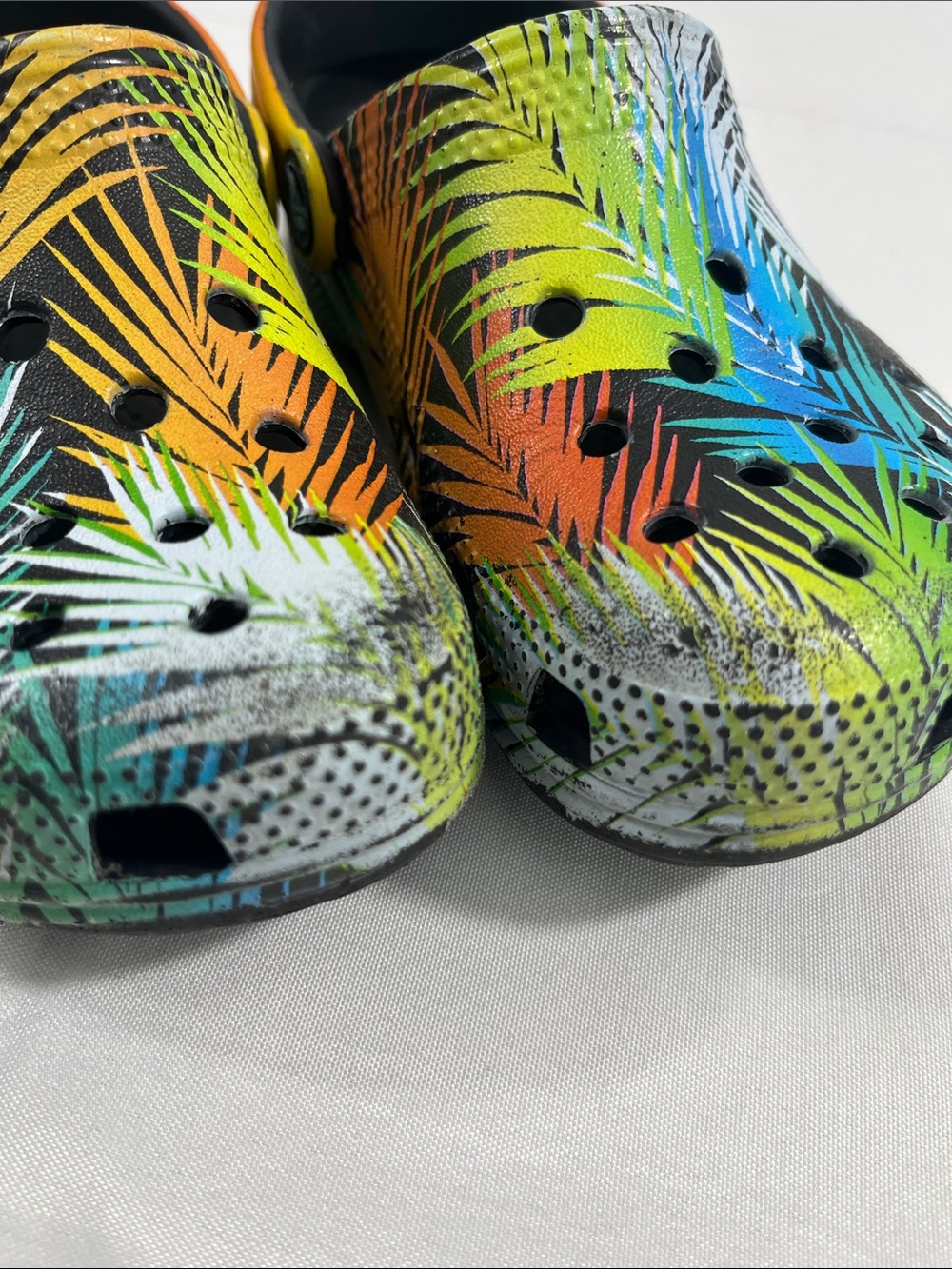 CROCS Pool Party Clog Shoes Kids Size 12 Tropical Multicolor Unisex